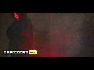Brazzers - Ebony MILF Witch Misty Stone Corrupts Couple