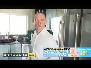 Brazzers - PAWG Angela White Loves Anal and Latex